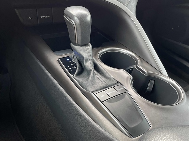 Vehicle image 17 of 33