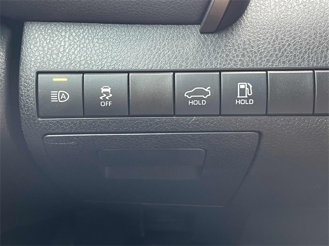 Vehicle image 20 of 33
