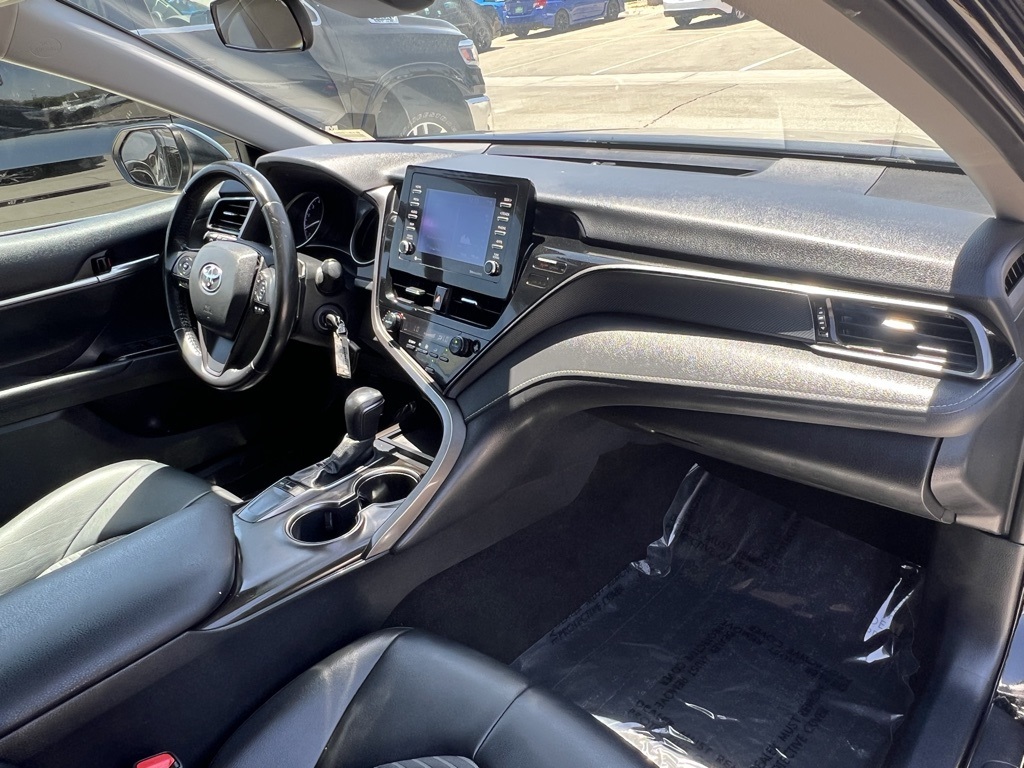 Vehicle image 13 of 26