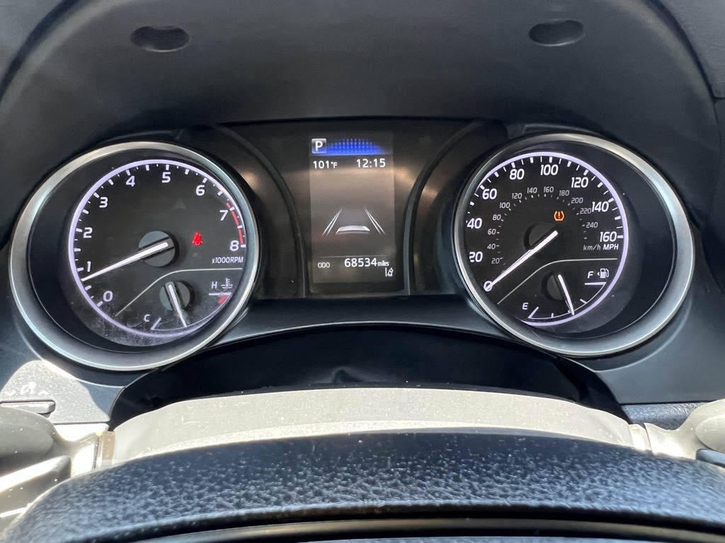 Vehicle image 17 of 26