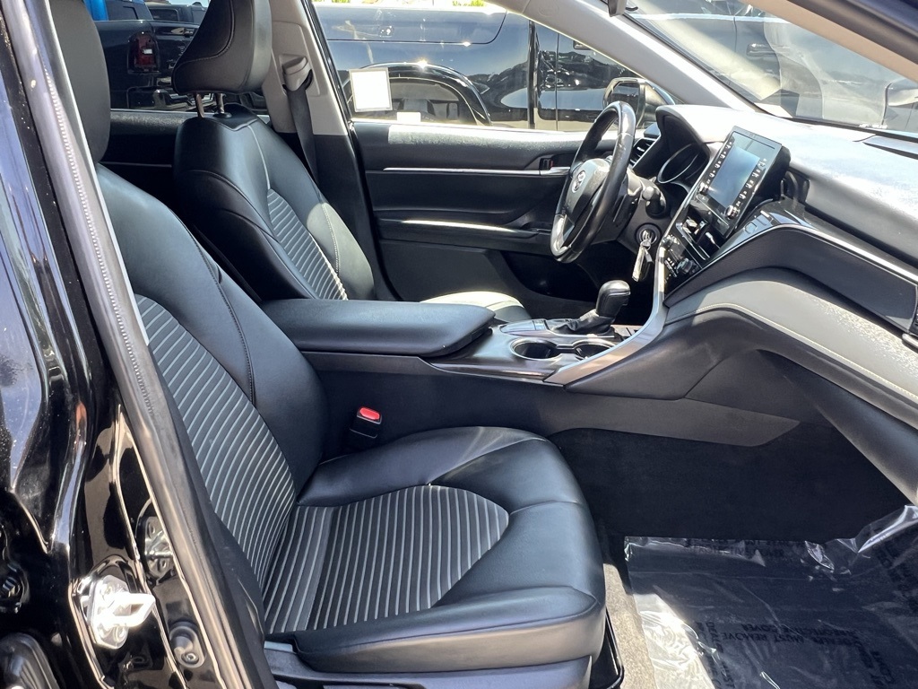 Vehicle image 12 of 26