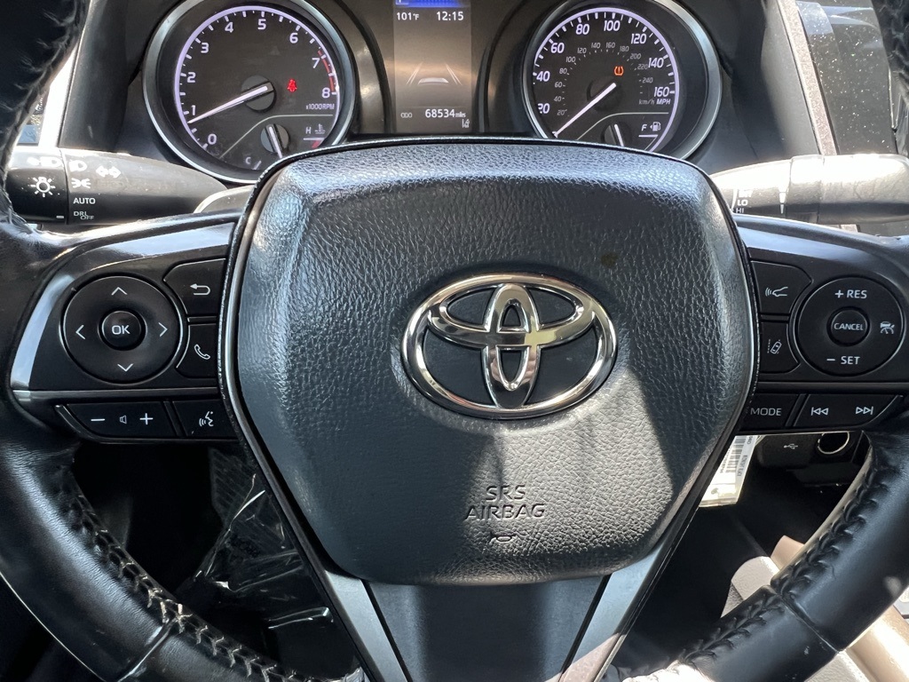 Vehicle image 16 of 26