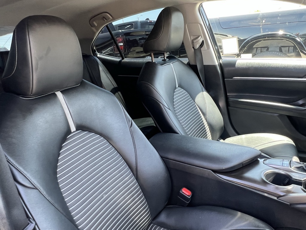 Vehicle image 11 of 26