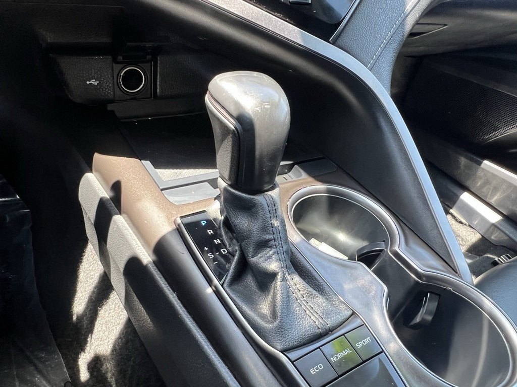 Vehicle image 20 of 26