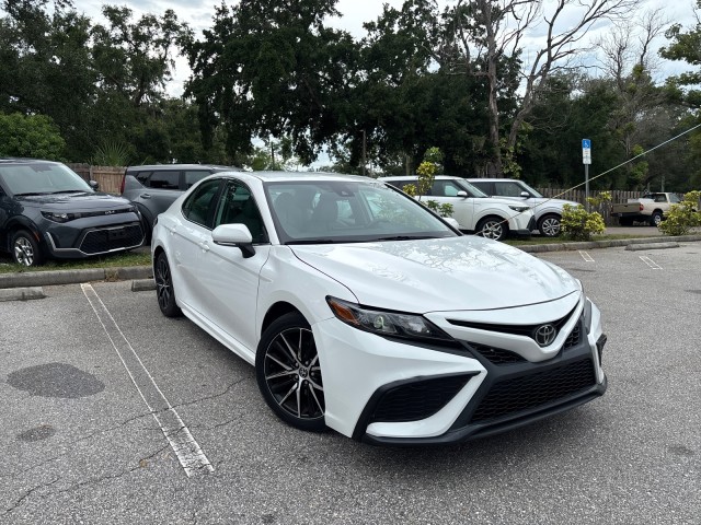 Vehicle image 5 of 19
