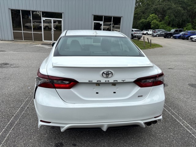 Vehicle image 8 of 19
