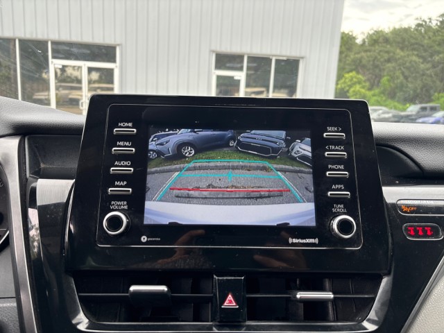Vehicle image 15 of 19