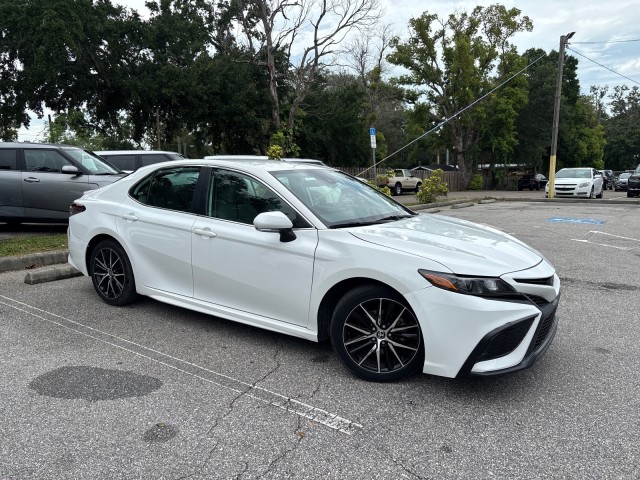 Vehicle image 6 of 19