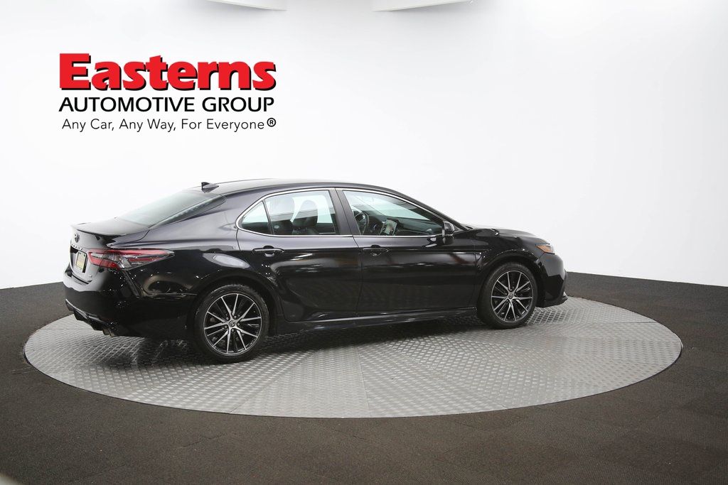 Vehicle image 3 of 61