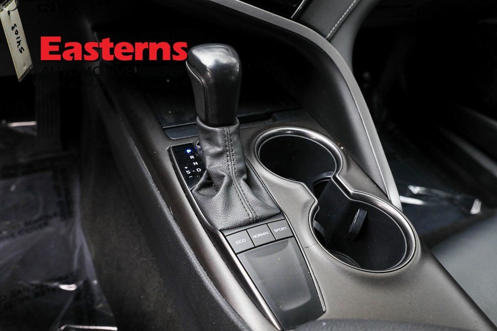 Vehicle image 43 of 61