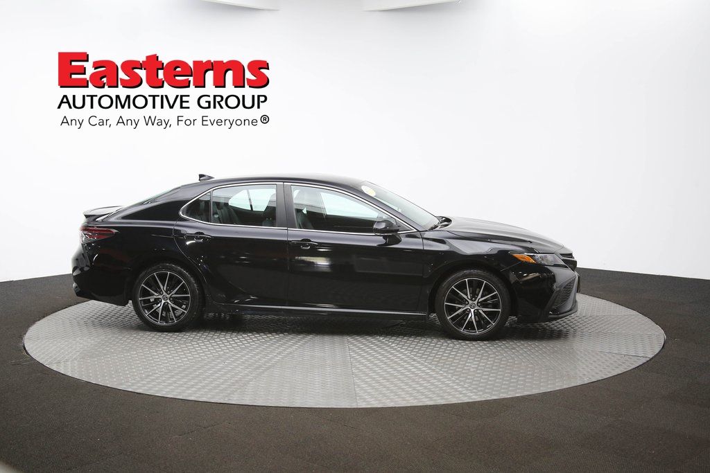 Vehicle image 22 of 61