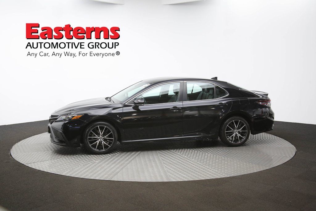 Vehicle image 32 of 61