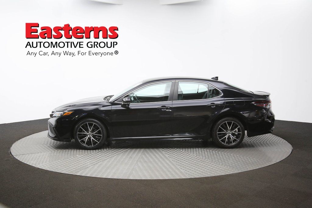 Vehicle image 2 of 61