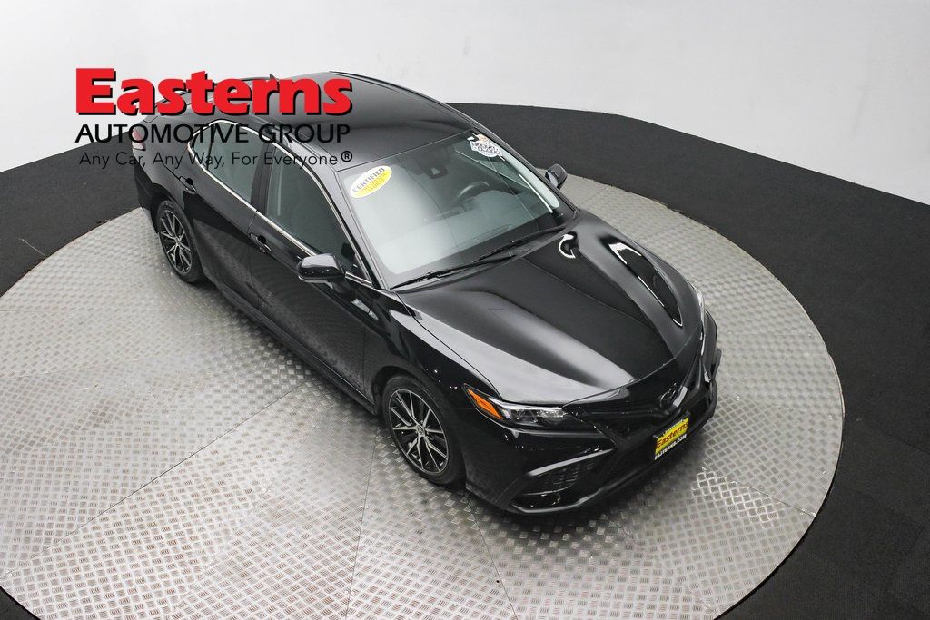 Vehicle image 11 of 61