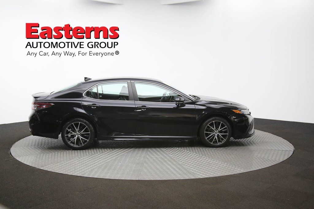 Vehicle image 7 of 61