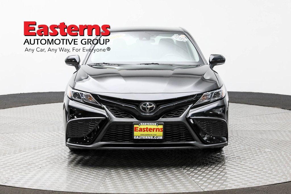 Vehicle image 10 of 61