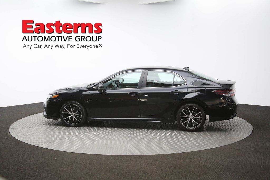 Vehicle image 33 of 61