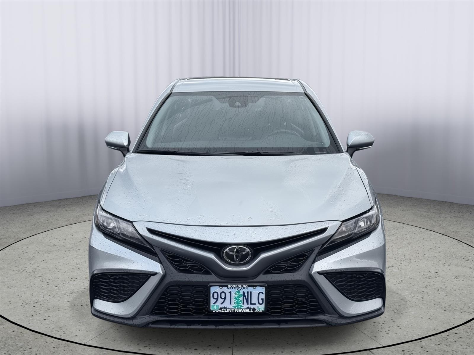 Vehicle image 2 of 32