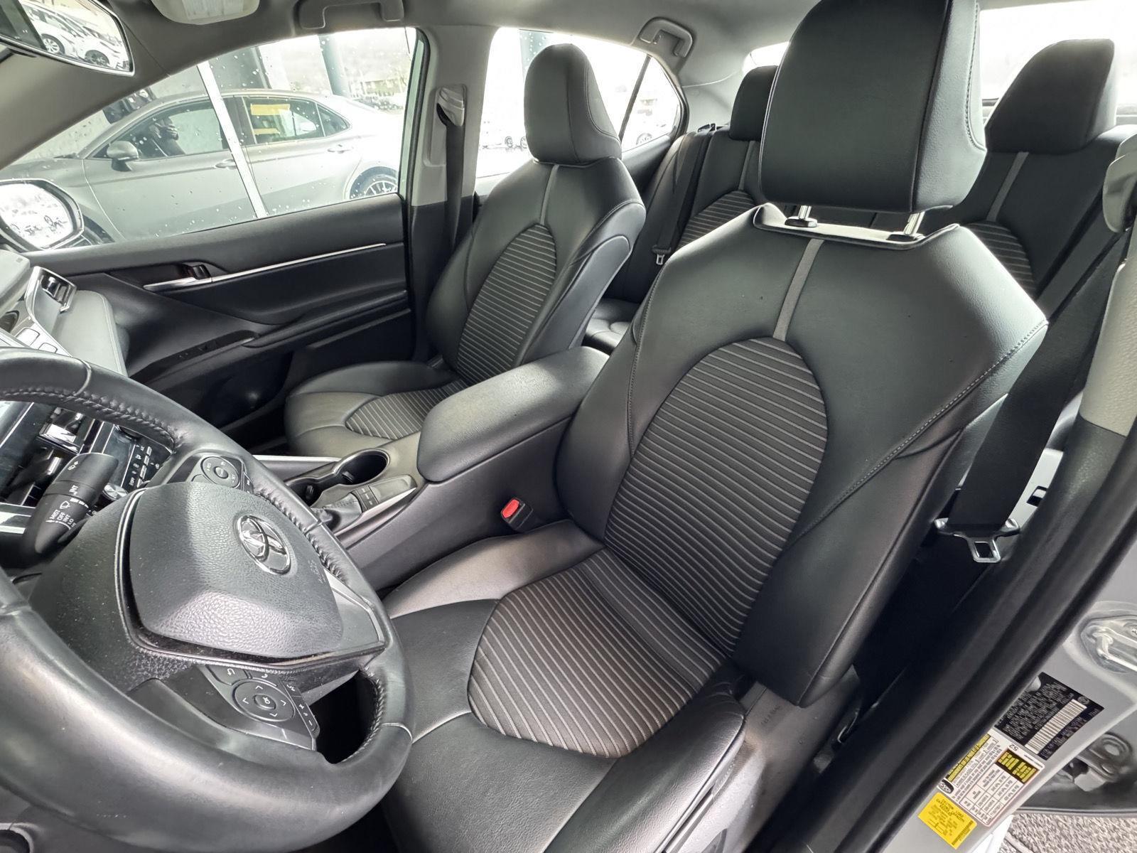 Vehicle image 11 of 32