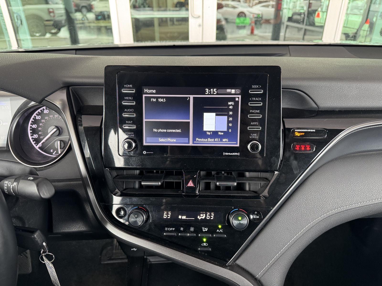 Vehicle image 28 of 32
