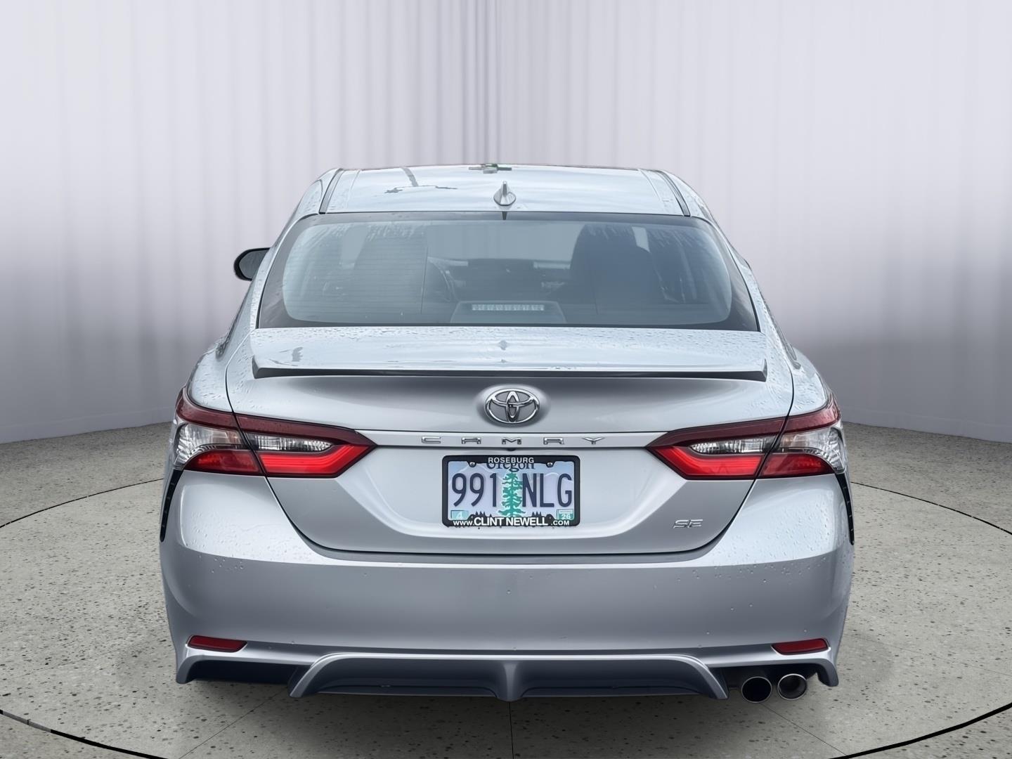 Vehicle image 6 of 32