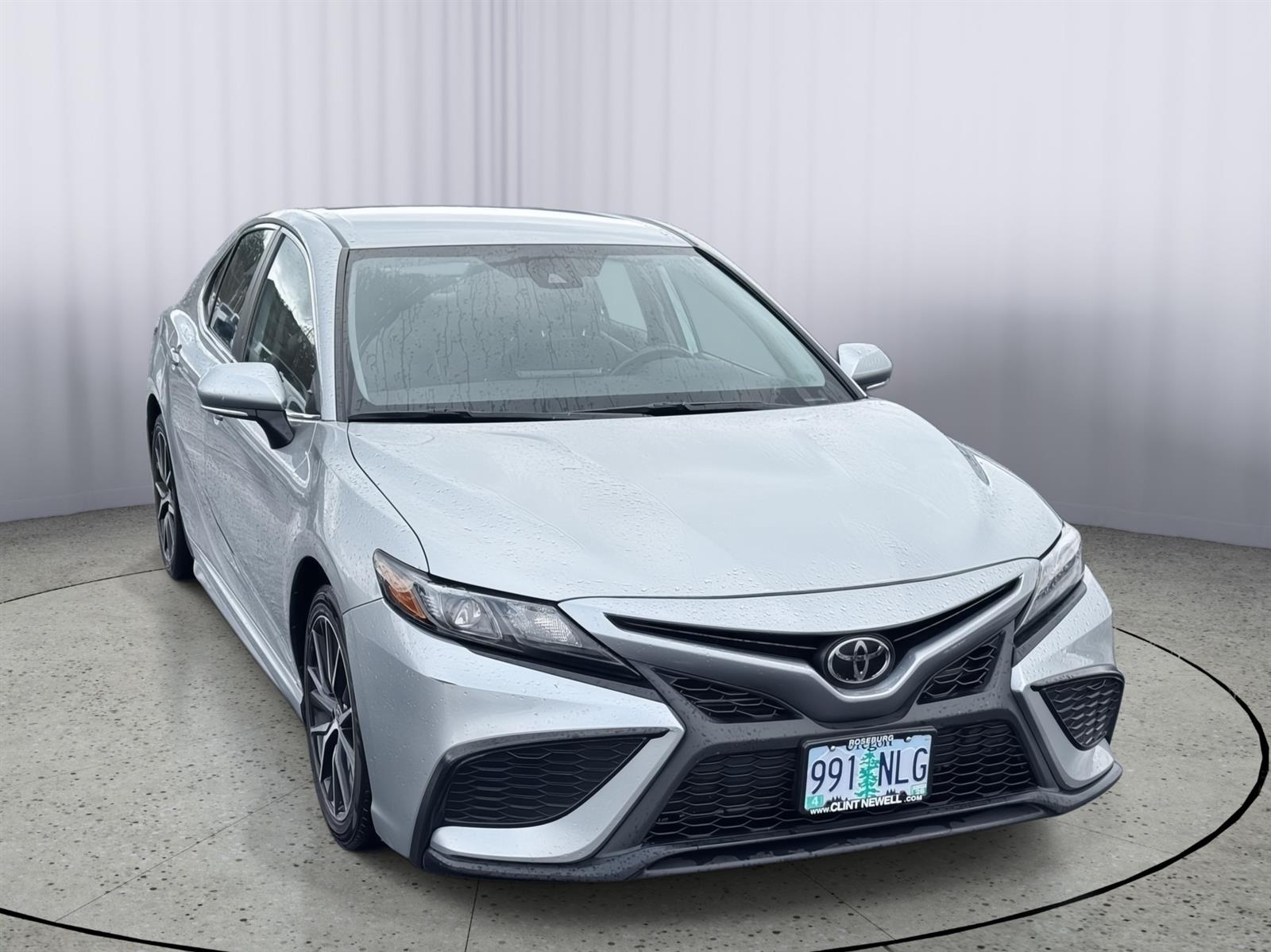 Vehicle image 4 of 32