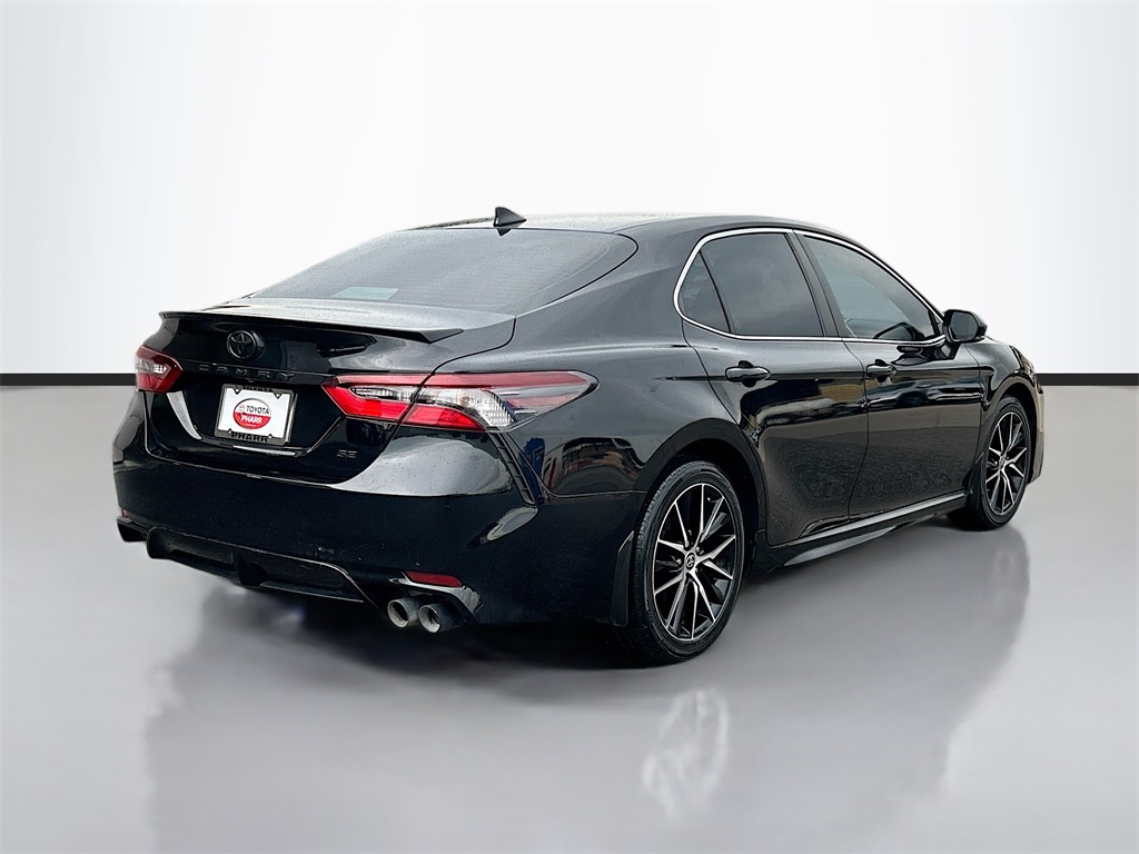 Vehicle image 4 of 33