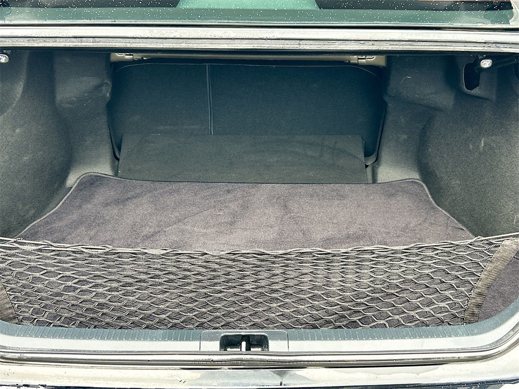 Vehicle image 21 of 33