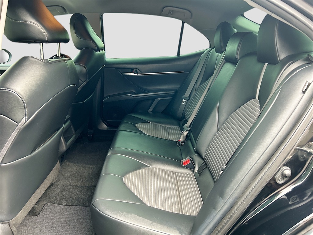Vehicle image 20 of 33
