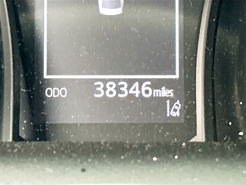 Vehicle image 10 of 33