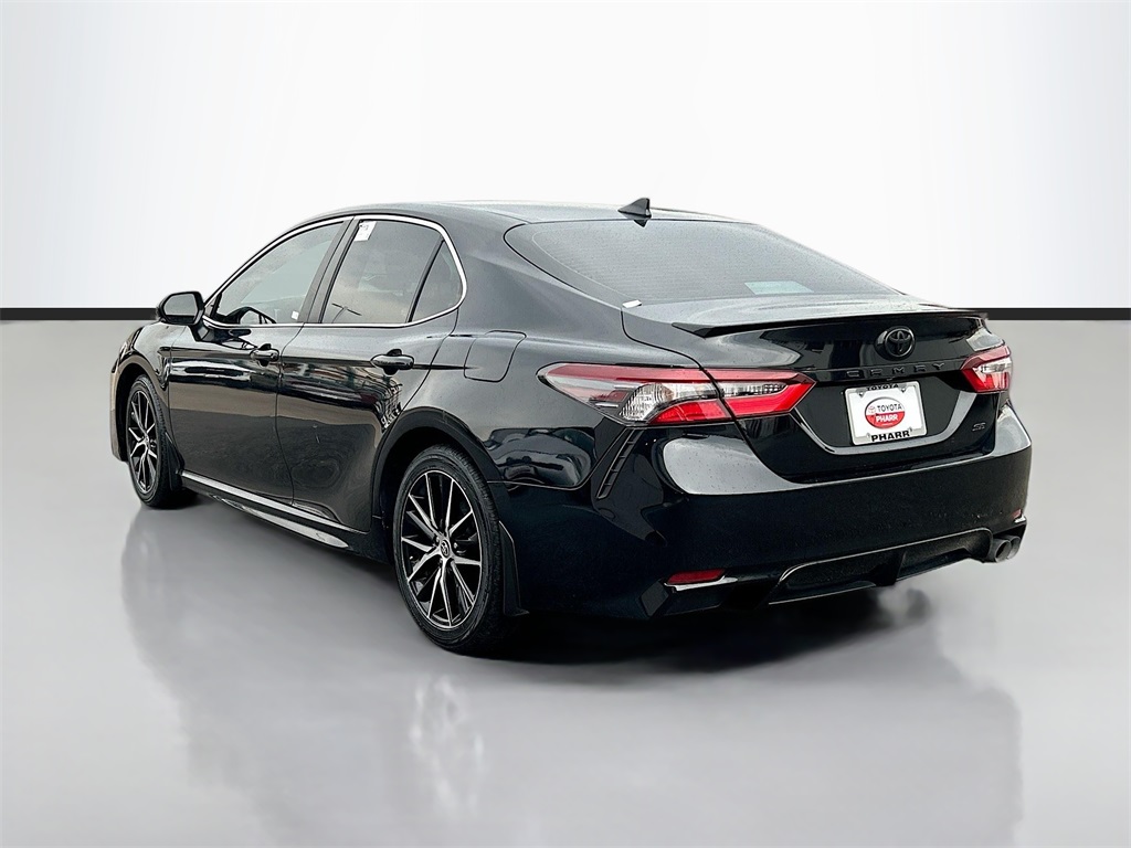 Vehicle image 6 of 33