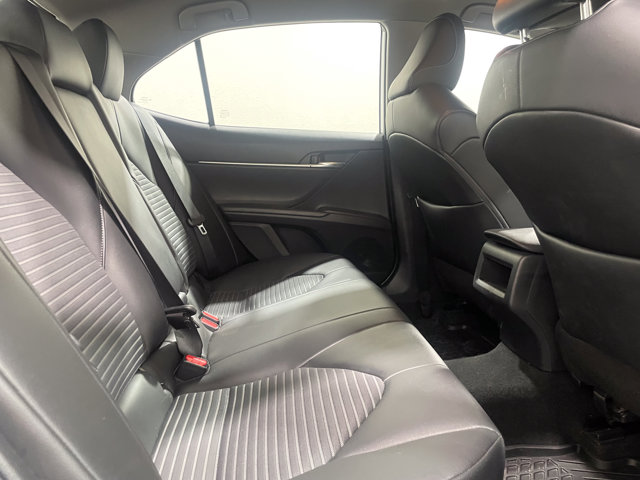 Vehicle image 27 of 30