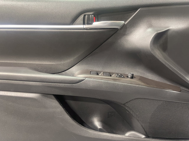 Vehicle image 13 of 30