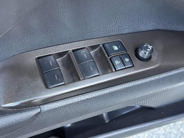 Vehicle image 22 of 27
