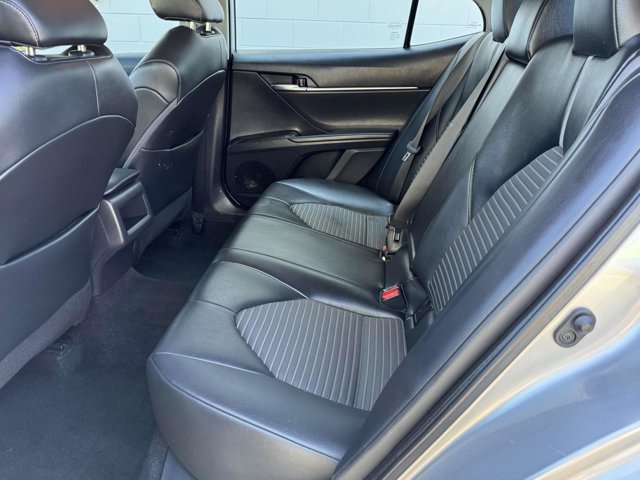 Vehicle image 21 of 27