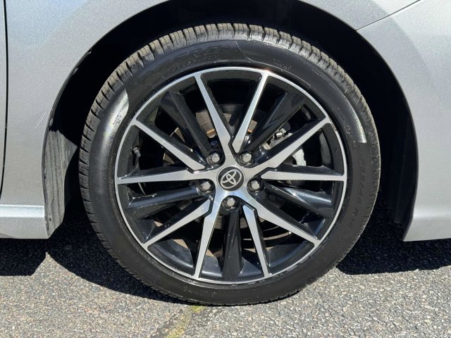 Vehicle image 25 of 27
