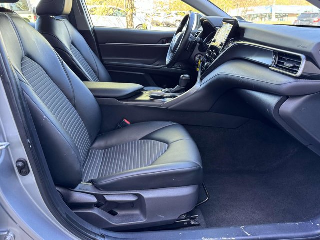 Vehicle image 18 of 27