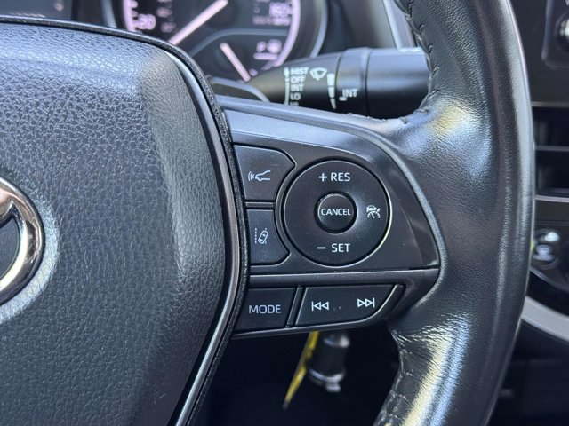 Vehicle image 15 of 27