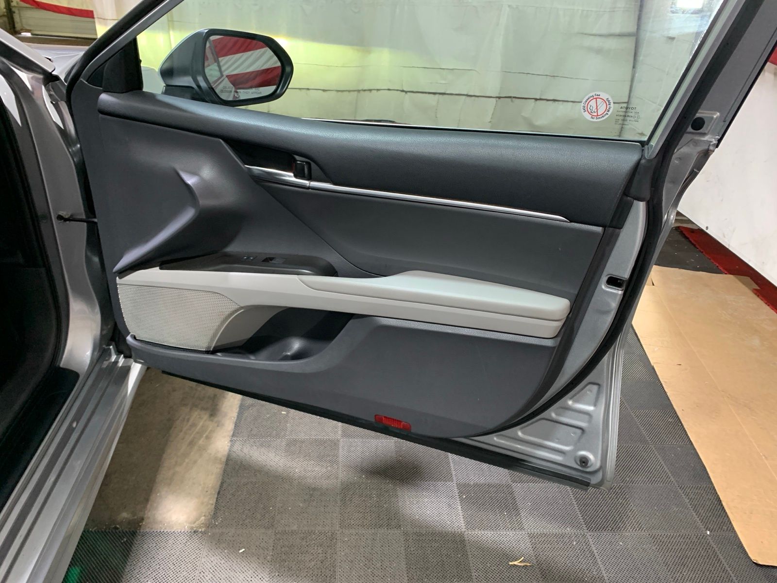 Vehicle image 13 of 26