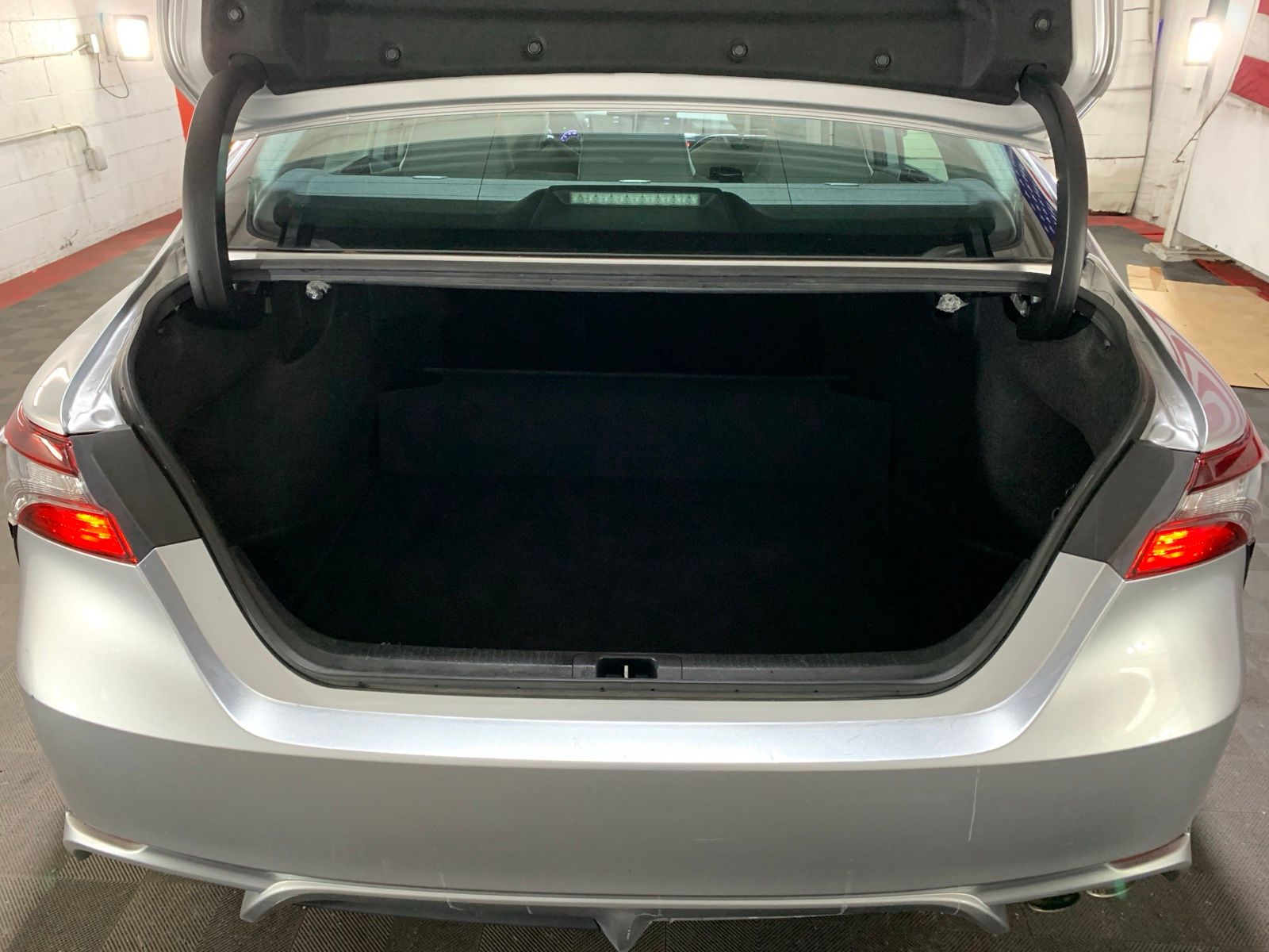 Vehicle image 15 of 26