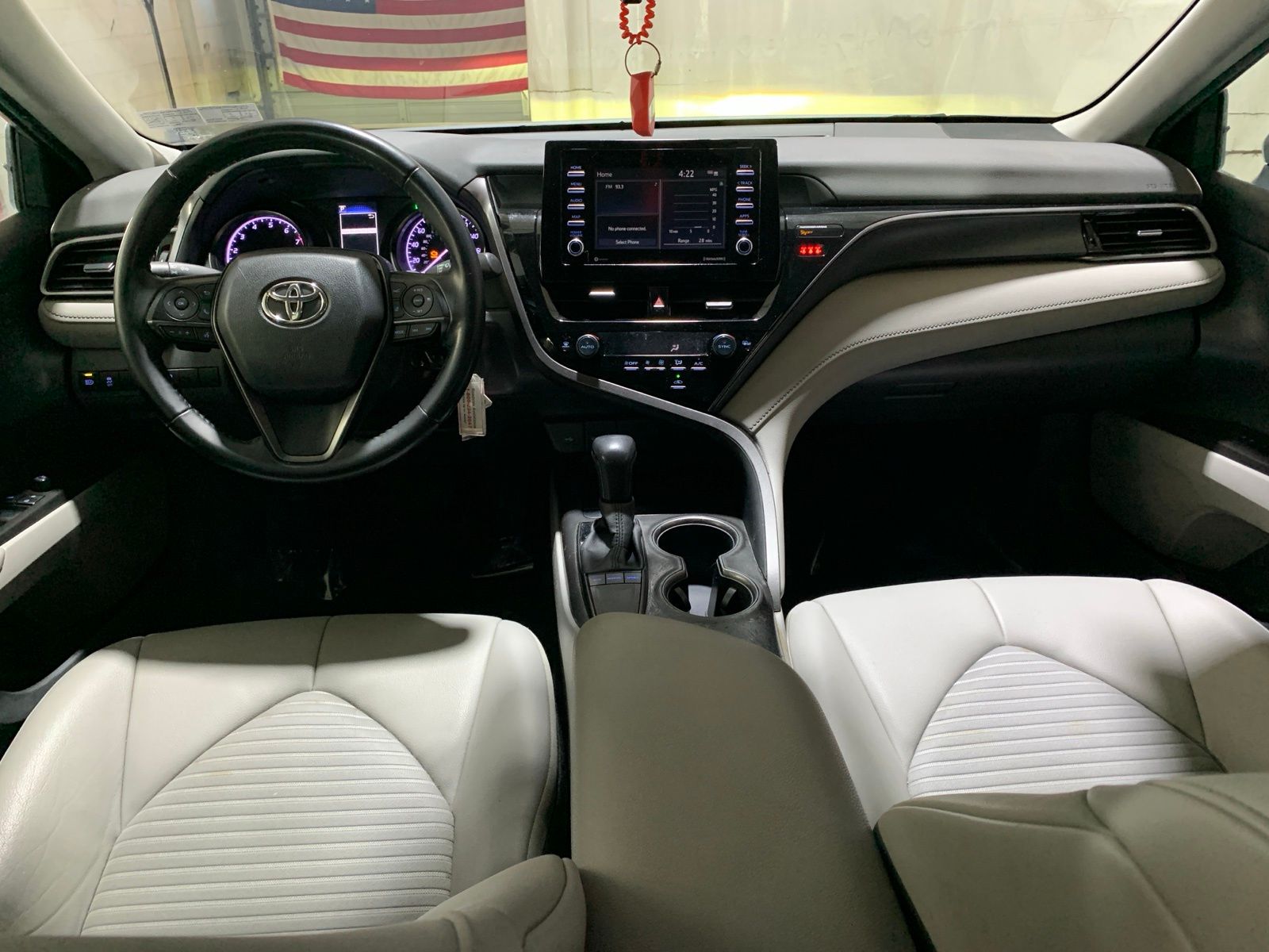 Vehicle image 16 of 26