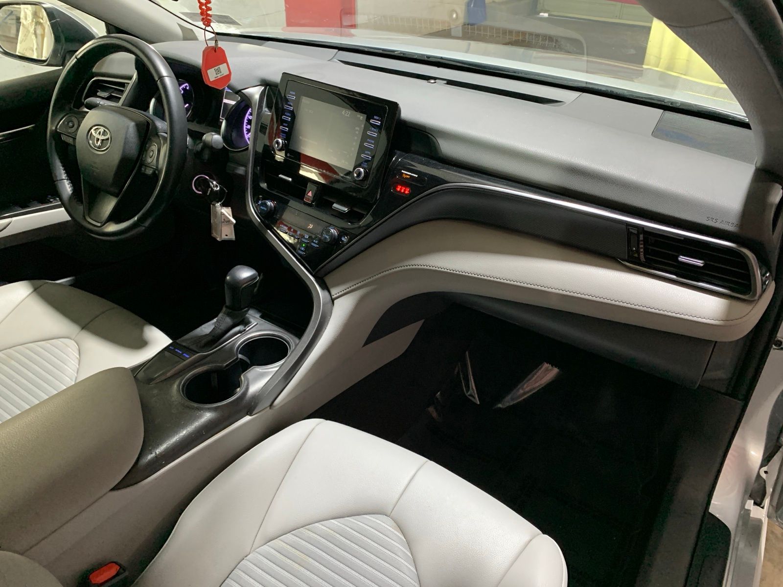 Vehicle image 14 of 26