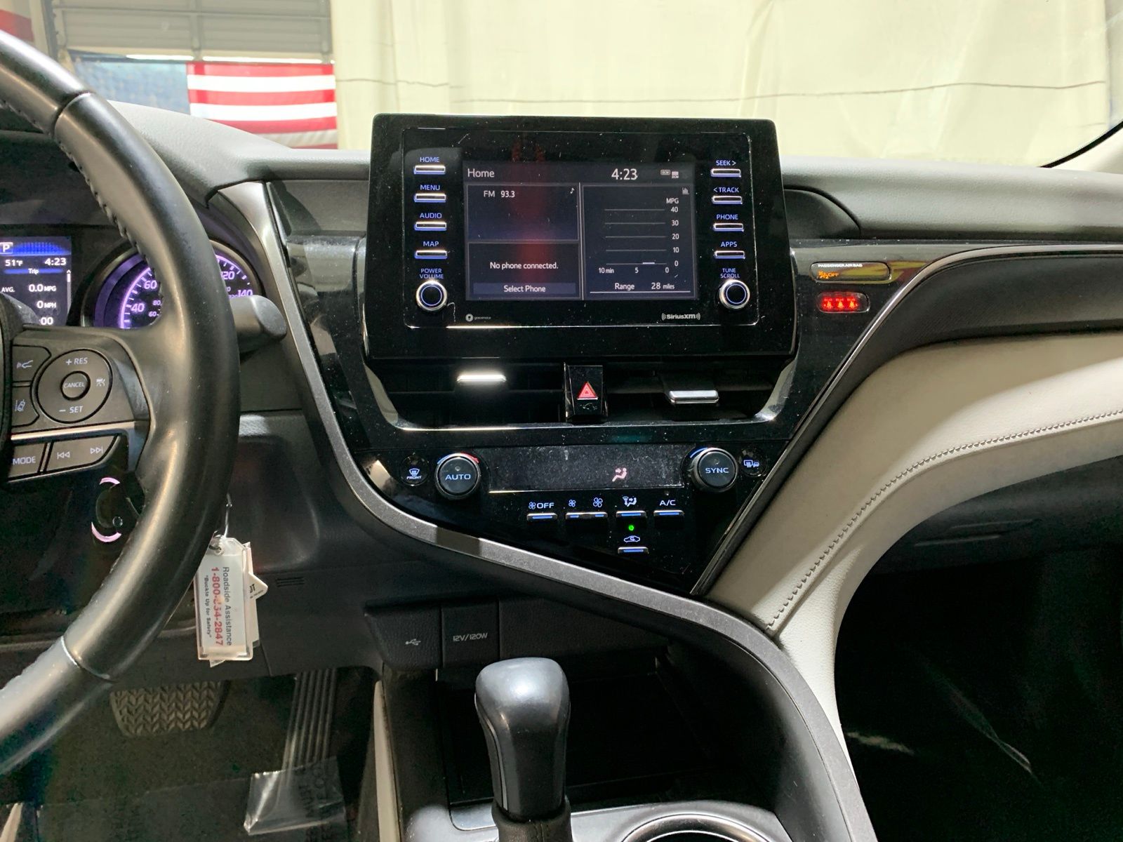 Vehicle image 21 of 26