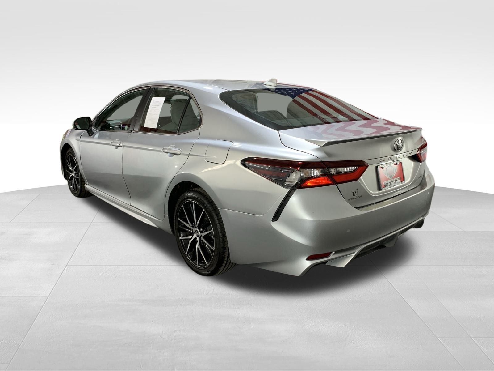 Vehicle image 6 of 26