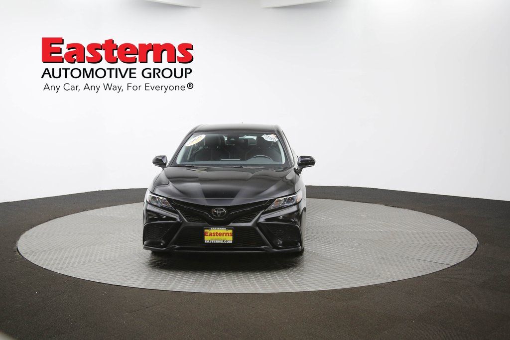 Vehicle image 4 of 61