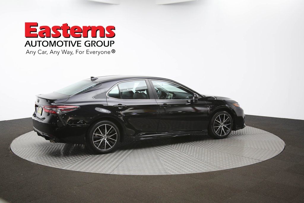 Vehicle image 3 of 61