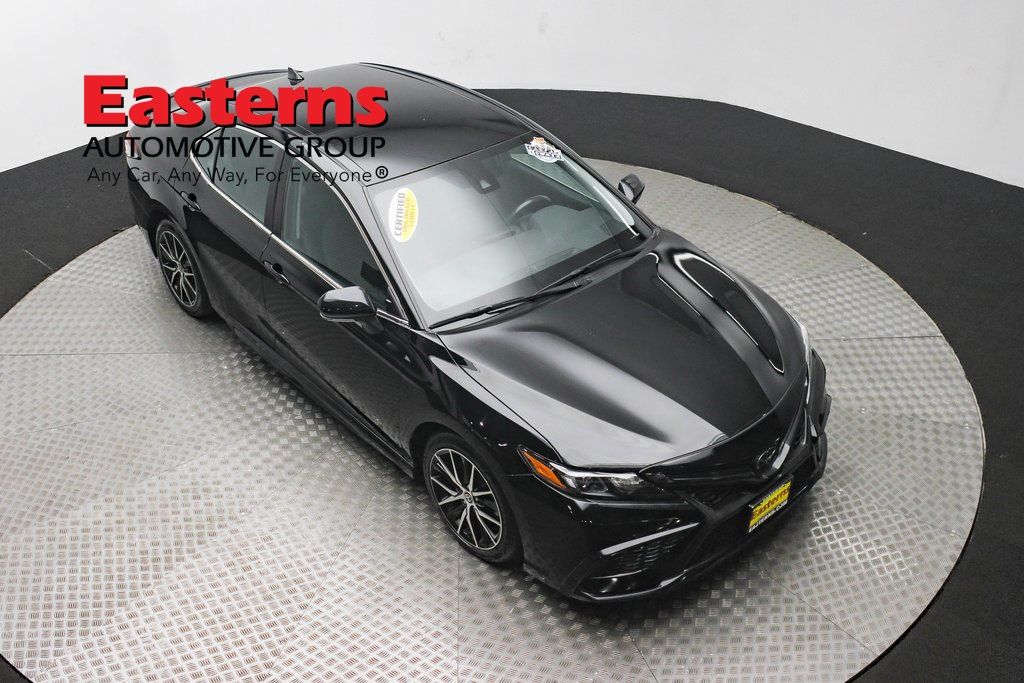 Vehicle image 11 of 61