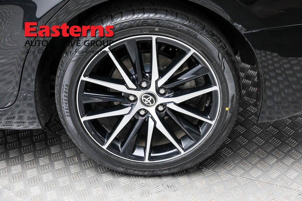 Vehicle image 38 of 61