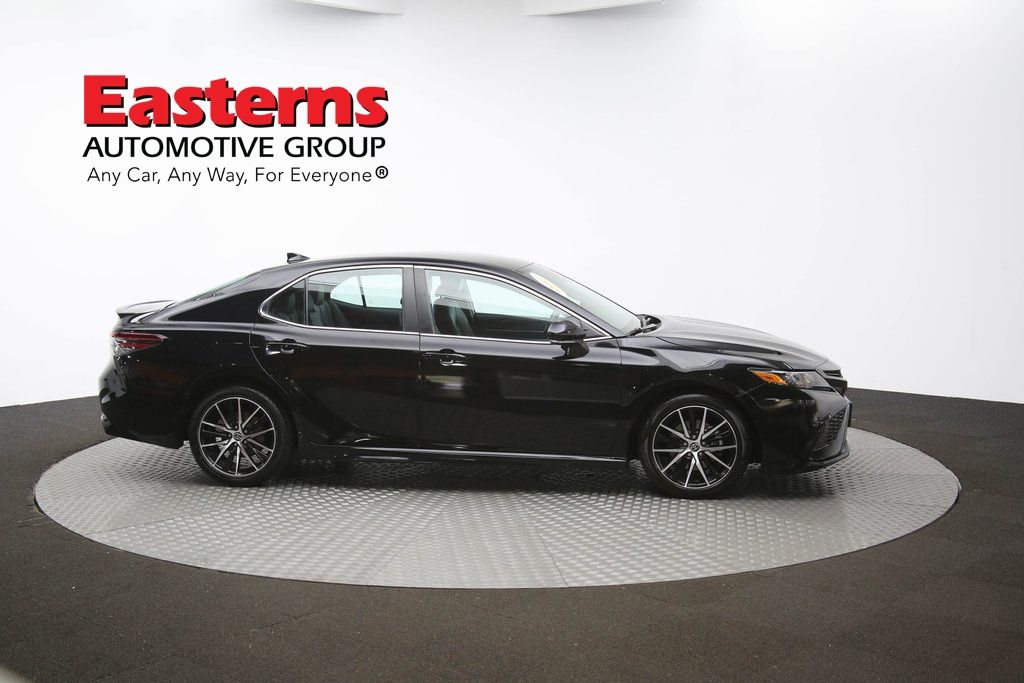 Vehicle image 22 of 61