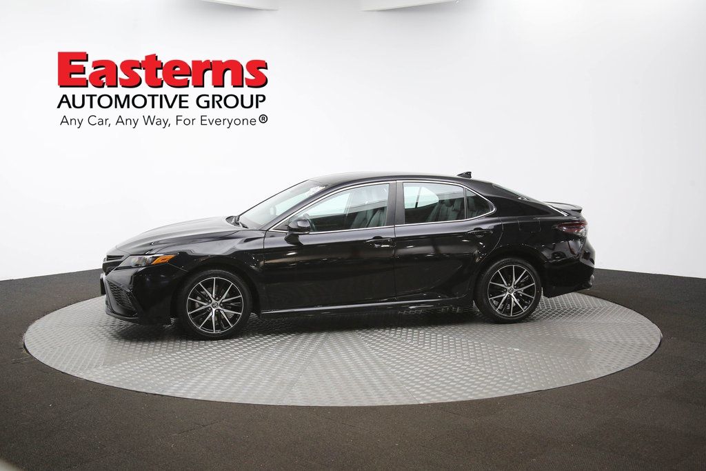 Vehicle image 32 of 61